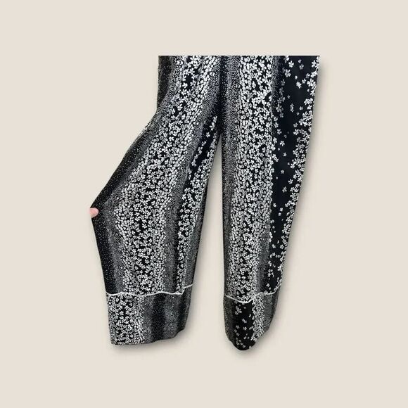 VICI Boutique Floral Black White Full Length Jumpsuit Size Small - Picture 7 of 9